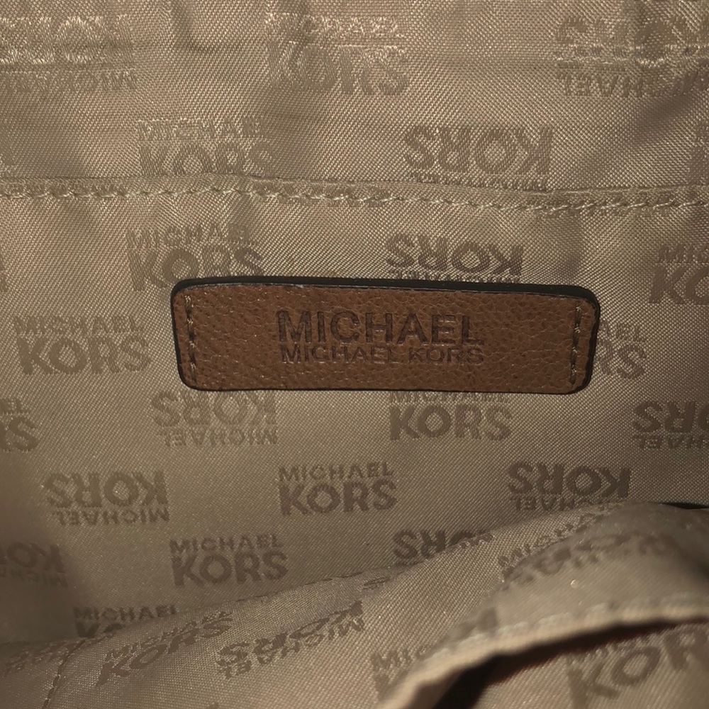 Michael Kors crossbody purse - Picture 3 of 3